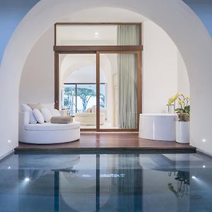 Pool Oceanfront King Suite